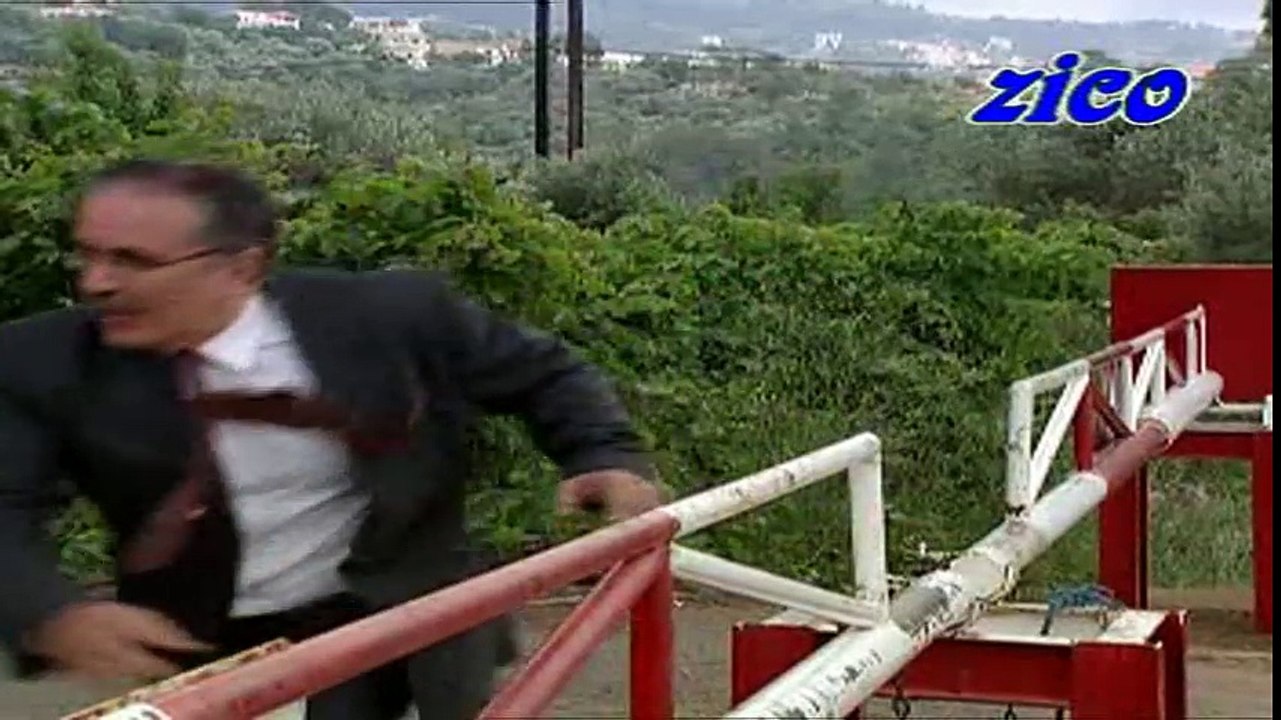 مشهد وطني جميل من قبل أهالي عين الصقر - مقطع من الحلقة الخامسة 5 من مسلسل زمن الأوغاد