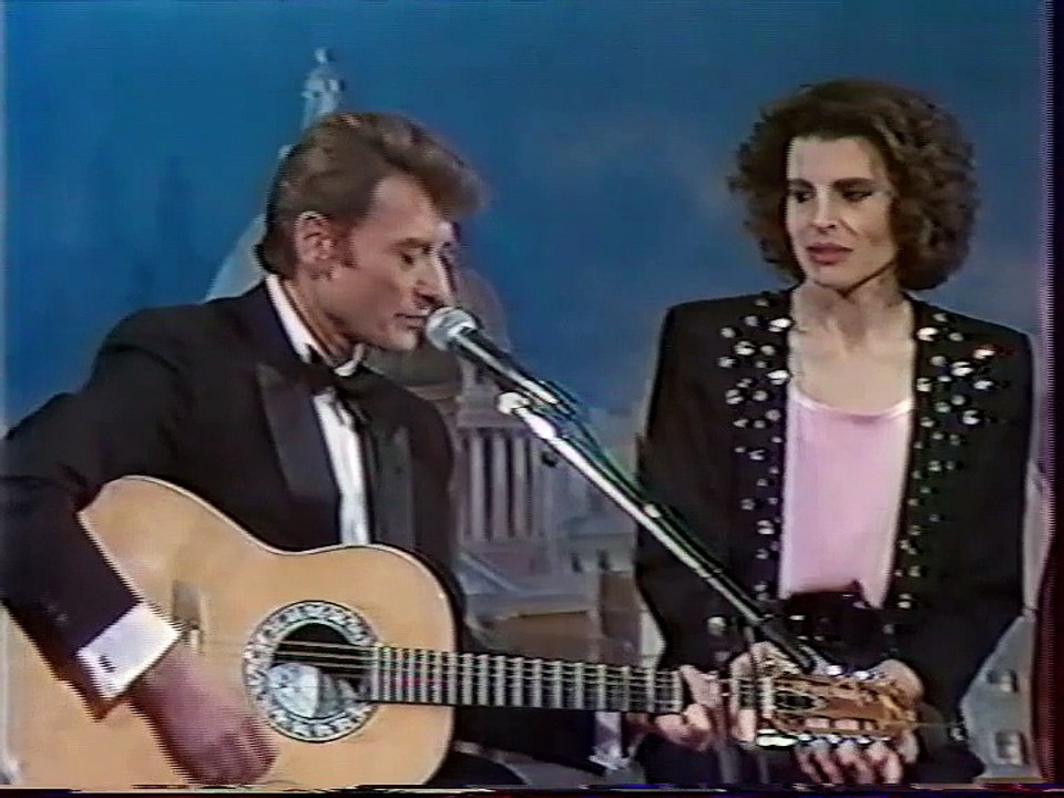 Johnny Hallyday chante "Loving You" à Fanny Ardant - 1986