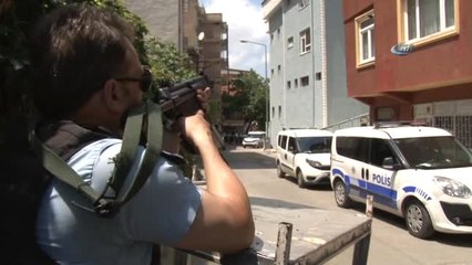 Annesini Rehin Alan Şahıs, 2 Buçuk Saat Polislere Direndi