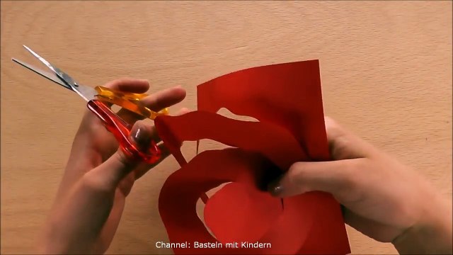 Blumen basteln Rosen basteln mit Papier DIY Bastelanleitung DIY Geschenk basteln