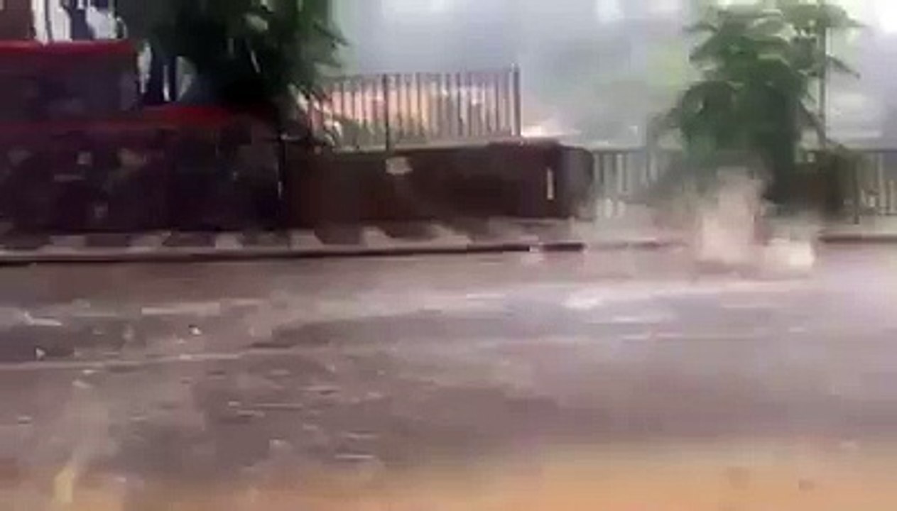 Rain in the World's Dangerous Rains. دنیا کے خطرناک بارشوں میں سے ایک بارش