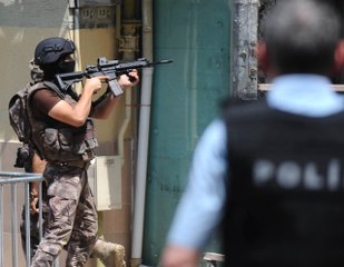 Bursa'da Annesini Rehin Alıp Bırakan ve Polislere Direnen Şahıs Teslim Oldu