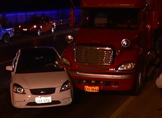 Download Video: Taxista informal se accidento al tratar de huir de dos presuntos delincuentes al norte de Guayaquil