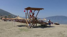 Mbyllen 3 plazhe në Vlorë, shkak mungesa e vrojtuesve  - Top Channel Albania - News - Lajme