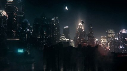 Batman fighting an alien wasp