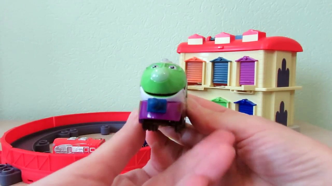Chuggington Trains train in Portable Double Decker Roundhouse Brewster Wilson чаггингтон паровозики