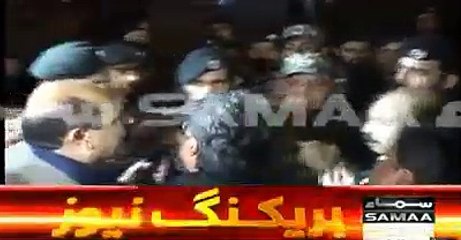PMLN Leaders Clash With Rangers When They Tried to Enter Lahore Airport From Exit Point