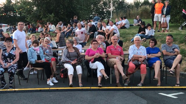 Succès du premier bal deux pompiers
