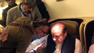 Exclusive Footage of NAB and Rangers Arrested Nawaz Sharif and Maryam Nawaz From Inside the Plane