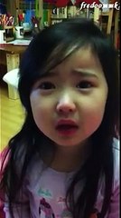 Ağlayarak annesinden özür dileyen Koreli kız