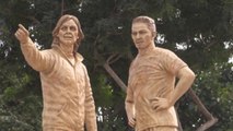 Guerrero y Gareca son retratados en unas estatuas criticadas por coste y aspecto
