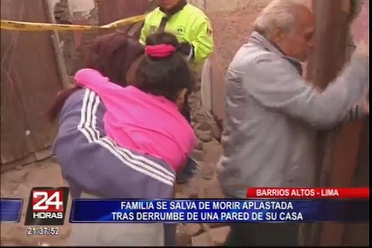 Barrios Altos: familia pierde todas sus pertenencias tras derrumbe