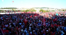 Şehitler Köprüsü'nde İnsan Seli! İstanbul, 15 Temmuz Yürüyüşü İçin Akın Etti