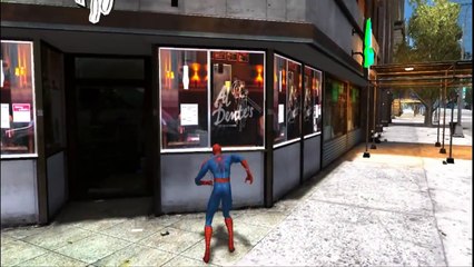 Flash Mcqueen de CARS 2 le film et Spiderman dans des toboggans géants à New York