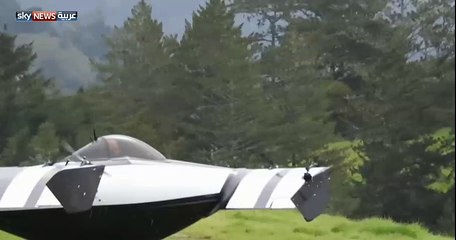 شاهد سيارة طائرة تعمل بمحركات كهربائية تحمل راكب واحد