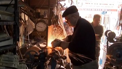 Parisli tarihi eser avcıları bu kapının peşinde