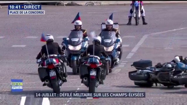 14-Juillet: deux motards se sont percutés et sont tombés devant la tribune présidentielle