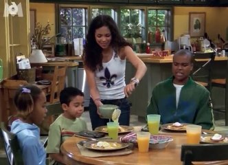 Ma famille d abord  S4 EP17  A Cadeau,Cadeau Et Demi   FR