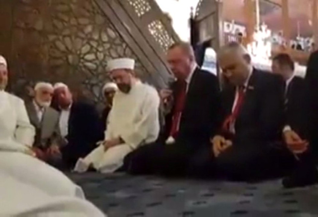 Erdoğan Hacı Bayram Camii'nde Kur'an-ı Kerim Okudu