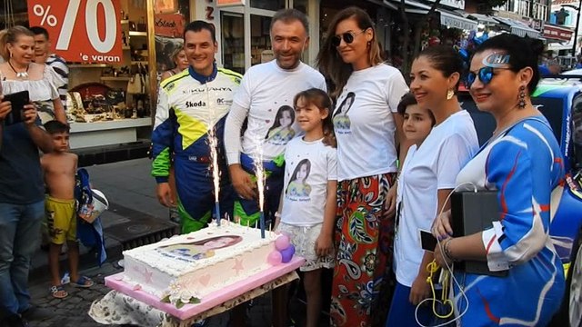 Ege Rallisi'nin startı seyirciye görsel şölen yaşattı