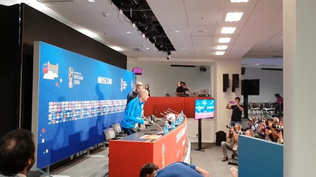 En coulisses - Une conférence de presse dans la peau d'Ivan Rakitic