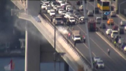 15 Temmuz Şehitler Köprüsü'nde Araç Yangını