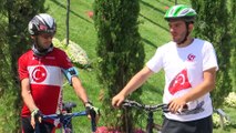 Makedon bisikletçiler, 15 Temmuz Şehitler Makamı'nı ziyaret etti - İSTANBUL