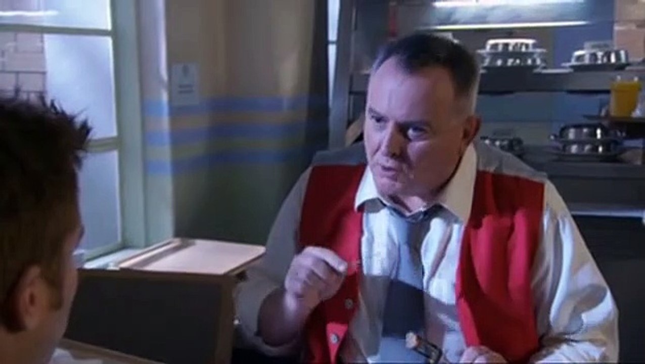 Hotel Babylon S01E07