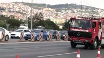 15 Temmuz Şehitler Köprüsü'nde otomobil yandı (2) - İSTANBUL