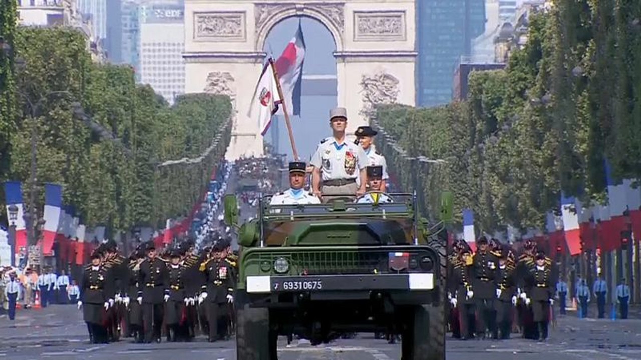 Militärparade in Paris: Frankreich feiert 'Sturm auf die Bastille'