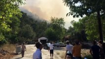 Muğla’da orman yangını yerleşim alanlarını tehdit ediyor