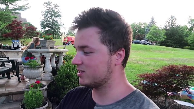 100MPH BOX FORT SPEED BOAT RACE Vs STEPHEN SHARER!!