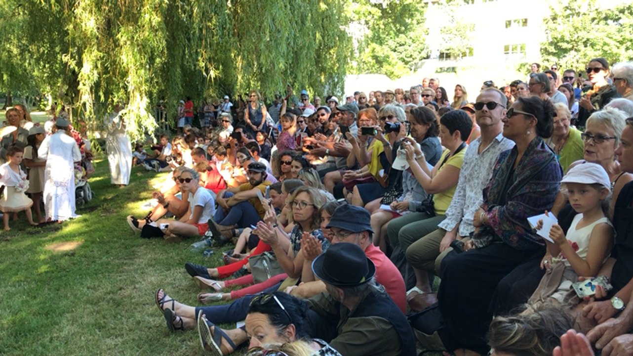 Défilé solidaire au parc du Val-ès-Fleurs