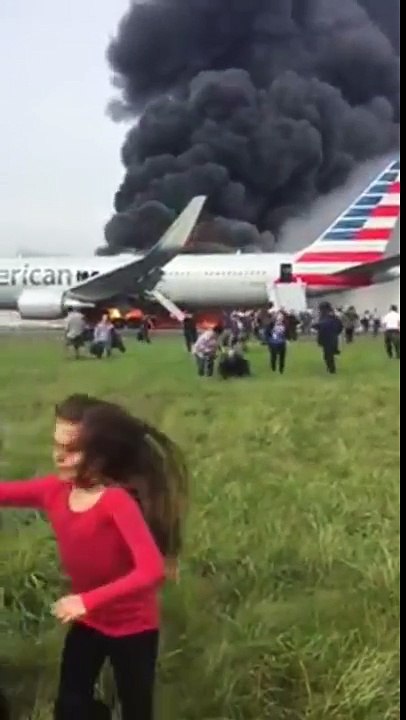Very latest international news!!American Airlines catch fire, First video after emergency landing in Oman Viral video major accident