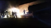 Caminhão carregado com bois tomba e pega fogo em Ecoporanga
