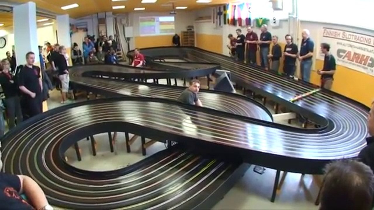 Ces voitures télécommandé vont à plus de 150 kmh sur circuit