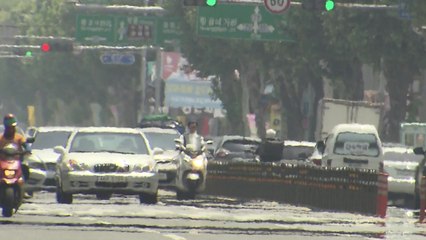 [날씨] 휴일도 전국 가마솥더위...어제보다 더 더워 / YTN