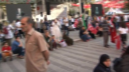 Vatandaşlardan İHA’nın 15 Temmuz fotoğraflarına büyük ilgi