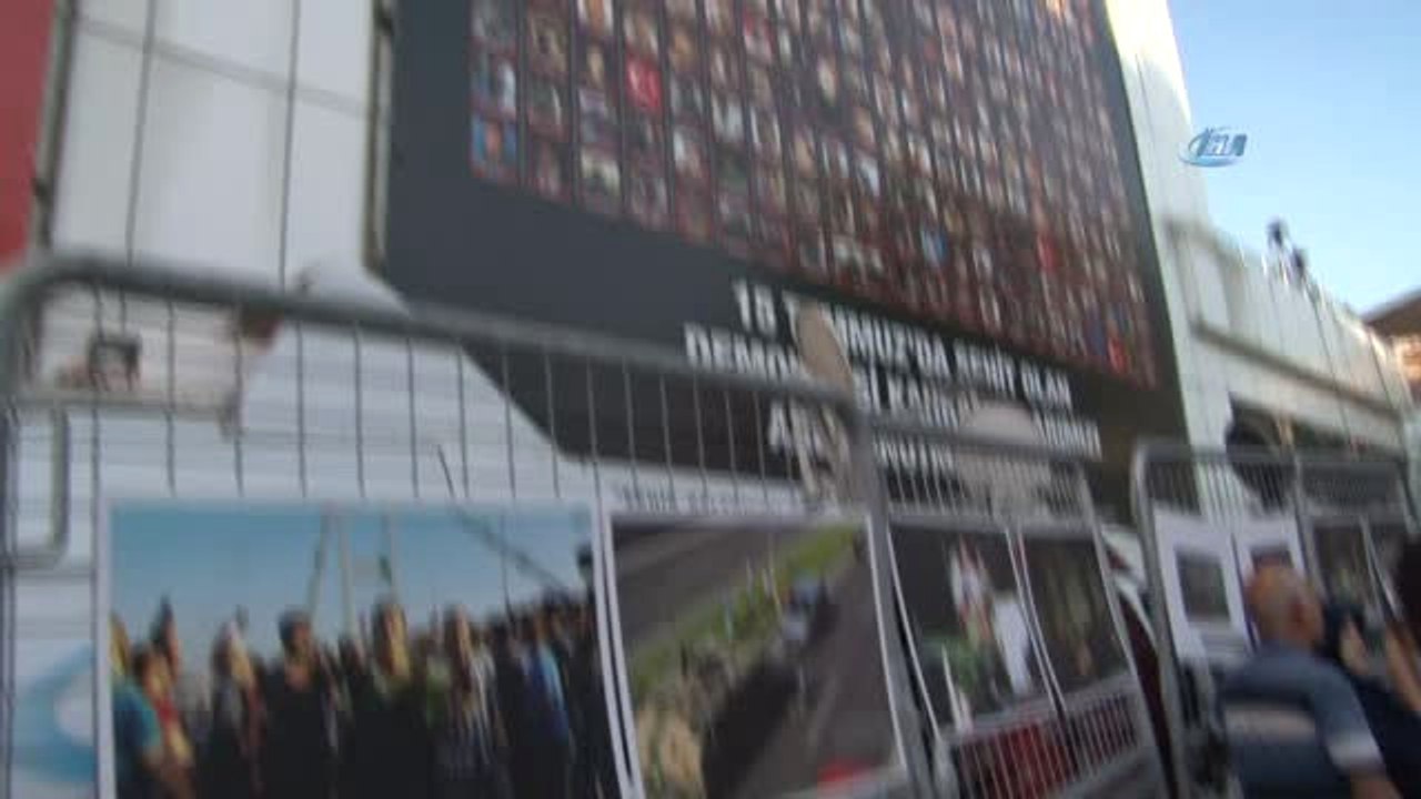 Vatandaşlardan İha'nın 15 Temmuz Fotoğraflarına Büyük İlgi