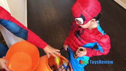 HALLOWEEN Trick or Treat for Surprise Toys