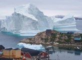 Grönland'da Devasa Buzdağının Tehdidi Altındaki Köy Boşaltılıyor