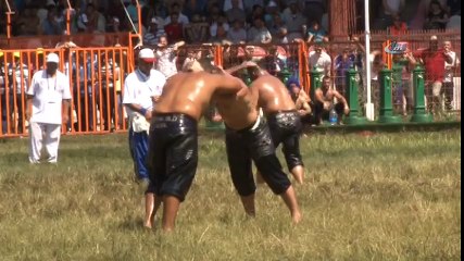 Er Meydanı’nda Başpehlivanlık İkinci Tur Güreşleri Sona Erdi