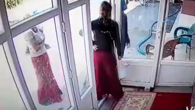 İş adamının evine kadın kılığıyla giren 3 kişi aranıyor