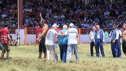 Er Meydanı’nda başpehlivanlar, çeyrek final kura çekimini yaptı