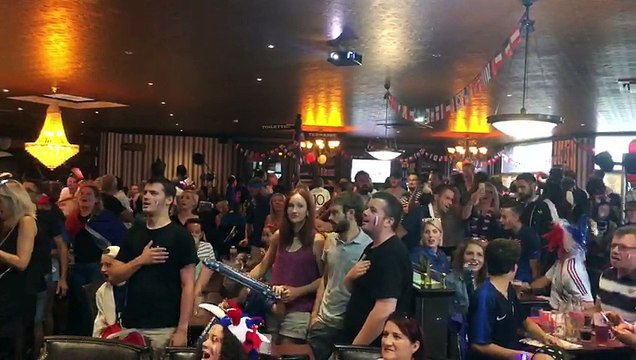 La Marseillaise au bar « Le Bureau » à Saint-Dié-des-Vosges