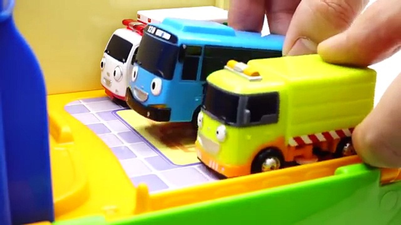 Go Go Super Wings, Tayo School is Under Attack by Monster Bugs