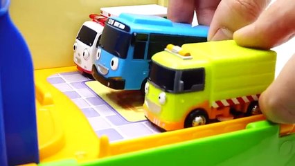 Go Go Super Wings, Tayo School is Under Attack by Monster Bugs