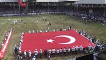 Kırkpınar Er Meydanı'nda Dev Türk Bayrağı Gezdirildi