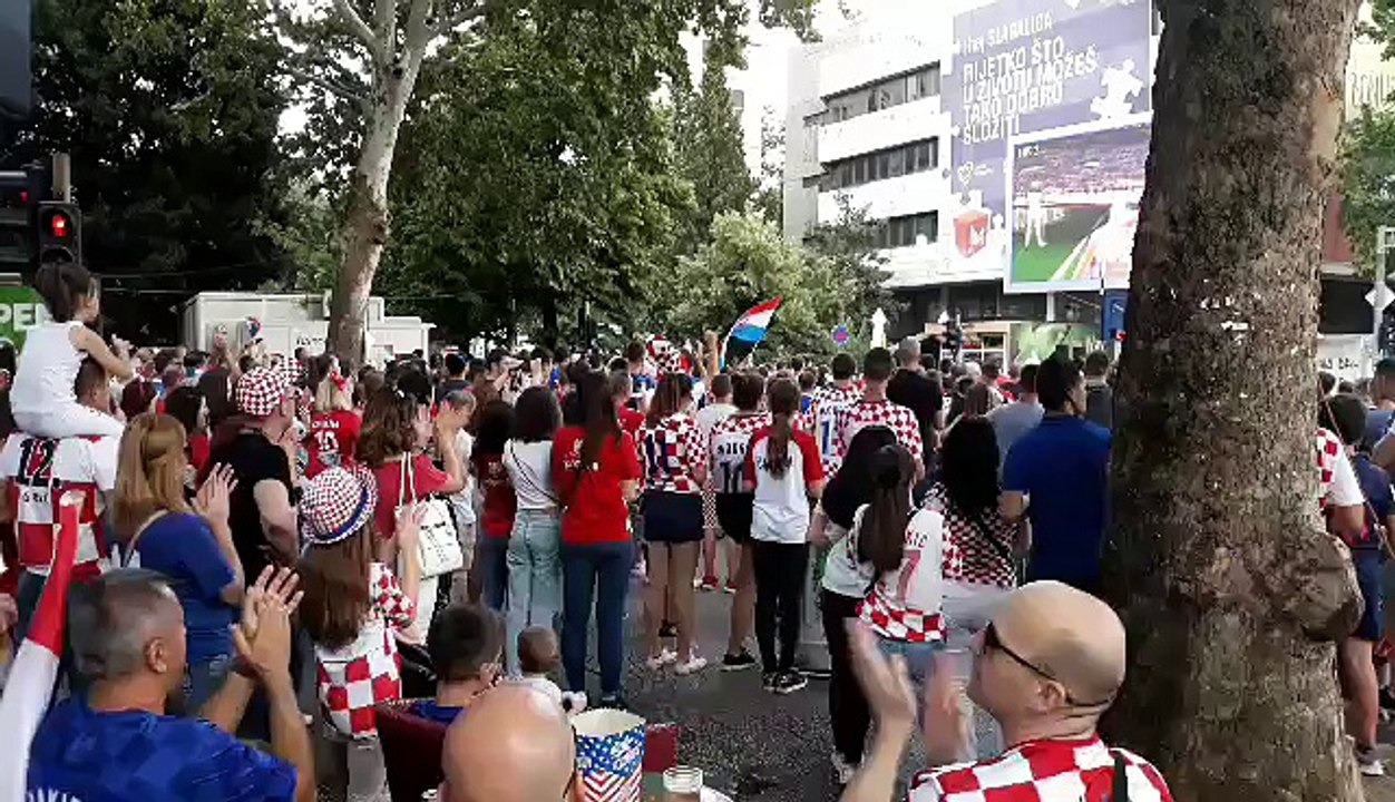 Navijači Hrvatske na ulicama Mostara 2