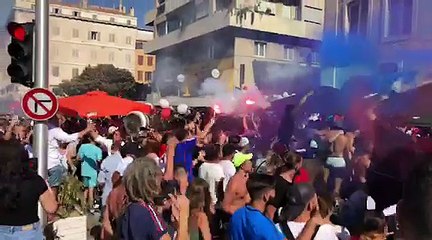 Finale France-Croatie : l'explosion de bonheur des supporters après le premier but des Bleus